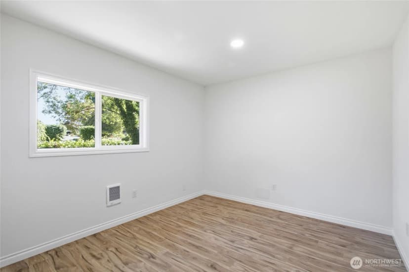 Property photo for 22212 105th Avenue Se, Kent photo 28