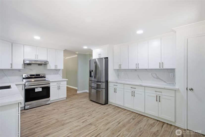 Property photo for 22212 105th Avenue Se, Kent photo 10
