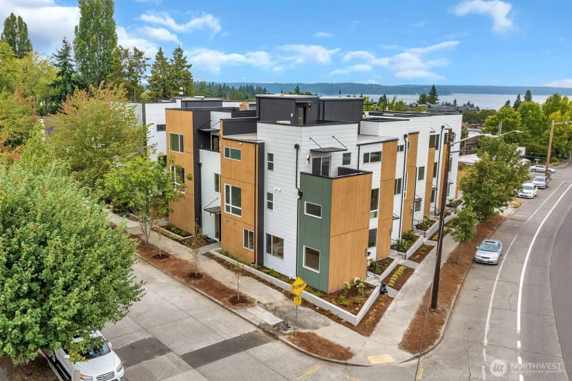 Property photo for 6400 Fauntleroy Way Sw, Seattle