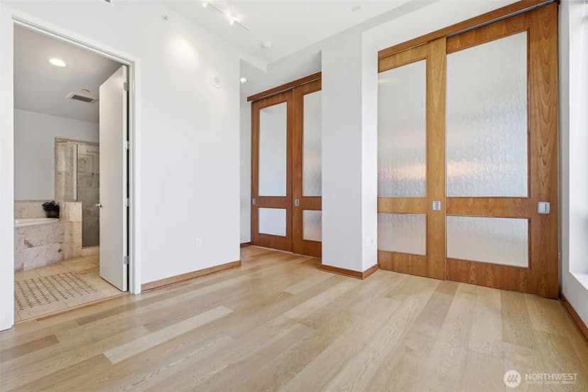 Property photo for 2716 Elliott Avenue #1204, Seattle photo 12