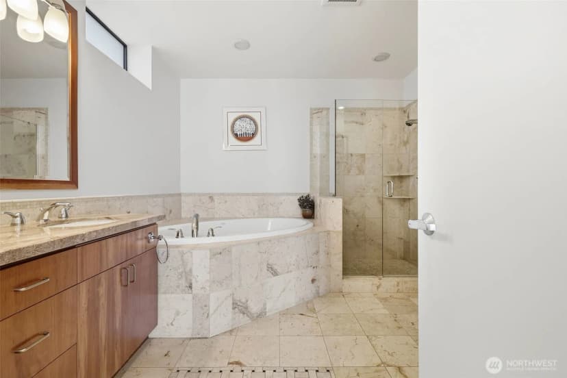 Property photo for 2716 Elliott Avenue #1204, Seattle photo 15