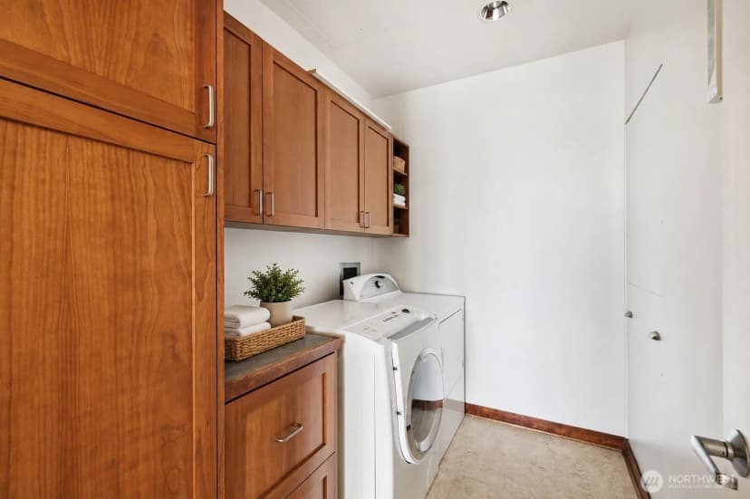 Property photo for 2716 Elliott Avenue #1204, Seattle photo 20