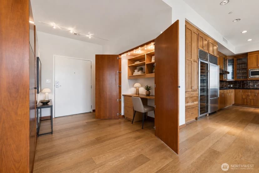 Property photo for 2716 Elliott Avenue #1204, Seattle photo 21