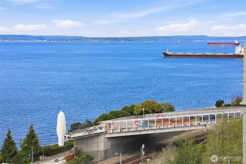 Property photo for 2716 Elliott Avenue #1204, Seattle photo 2