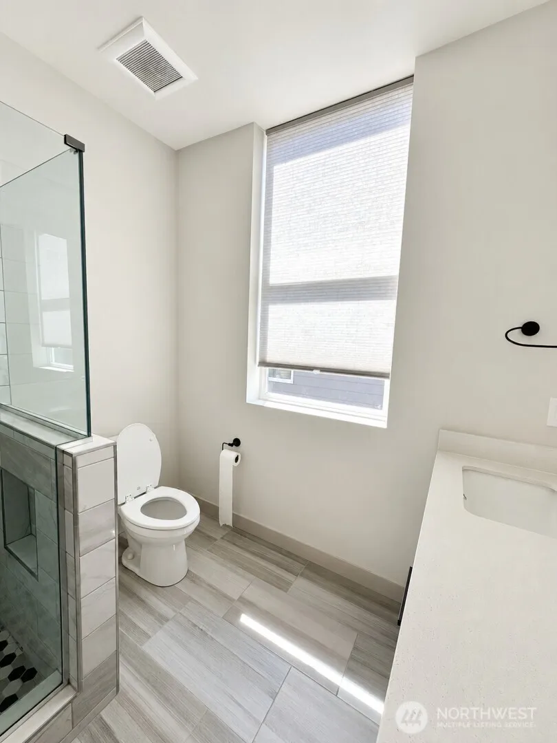 Property photo for 800 23rd Avenue S #c, Seattle photo 12