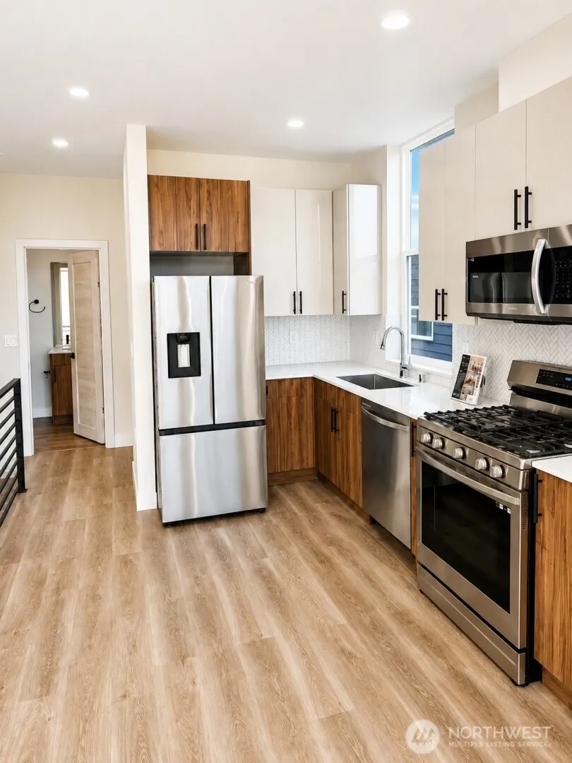 Property photo for 800 23rd Avenue S #c, Seattle photo 3