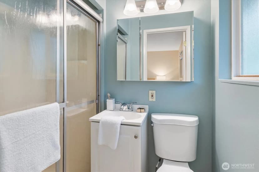 Property photo for 18416 16th Avenue Ne, Shoreline photo 12