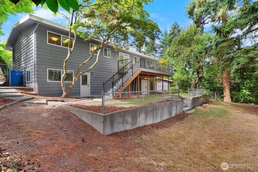 Property photo for 18416 16th Avenue Ne, Shoreline photo 30