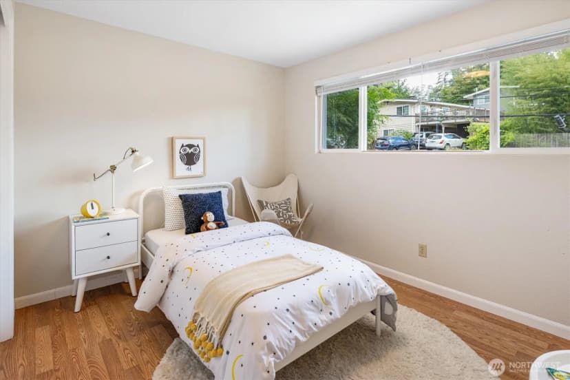Property photo for 18416 16th Avenue Ne, Shoreline photo 14