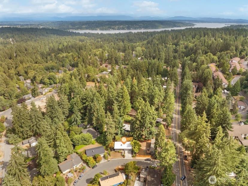 Property photo for 18416 16th Avenue Ne, Shoreline photo 36