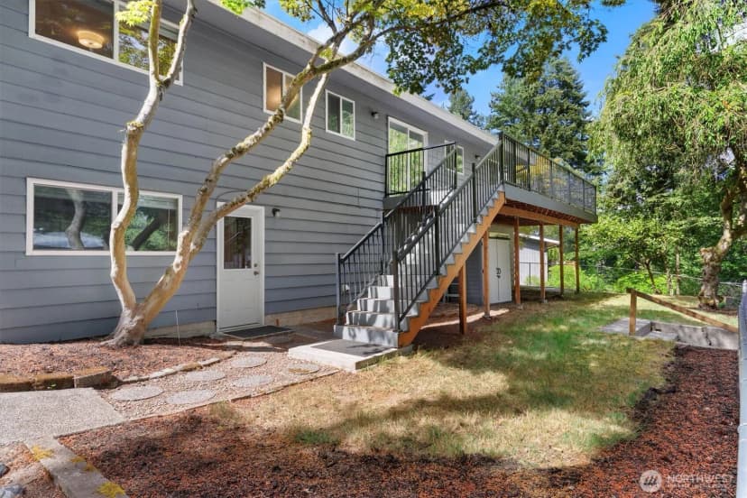 Property photo for 18416 16th Avenue Ne, Shoreline photo 27