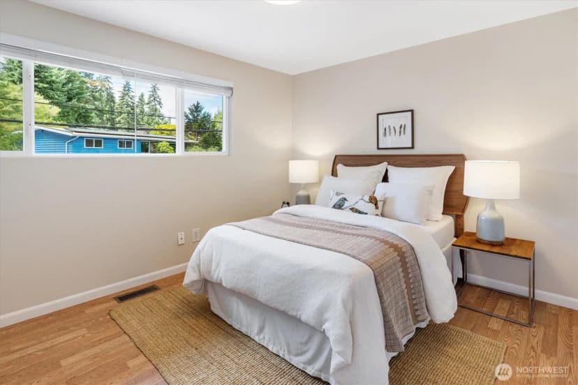 Property photo for 18416 16th Avenue Ne, Shoreline photo 13