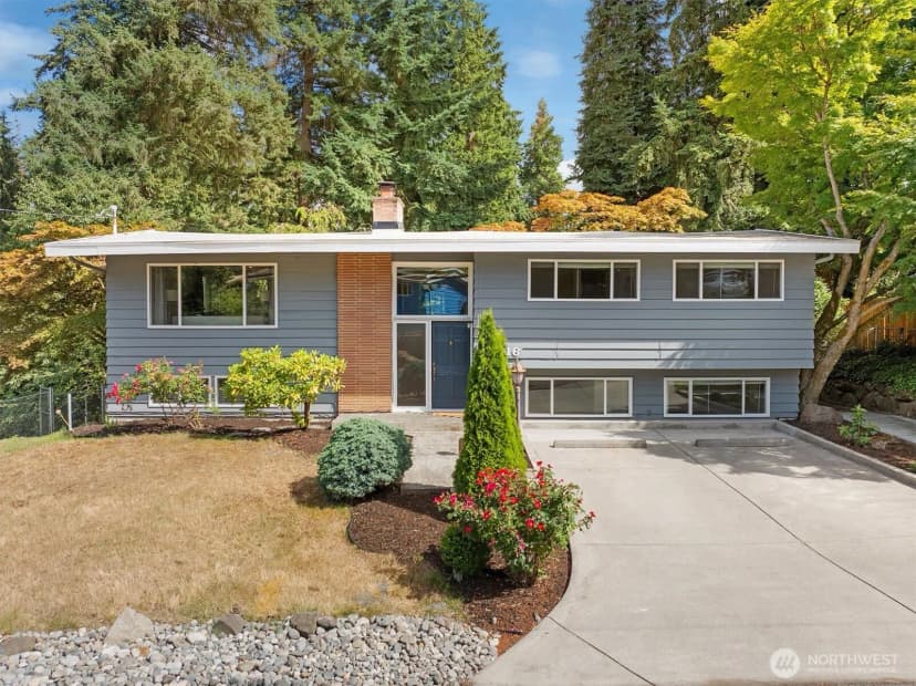 Property photo for 18416 16th Avenue Ne, Shoreline photo 2