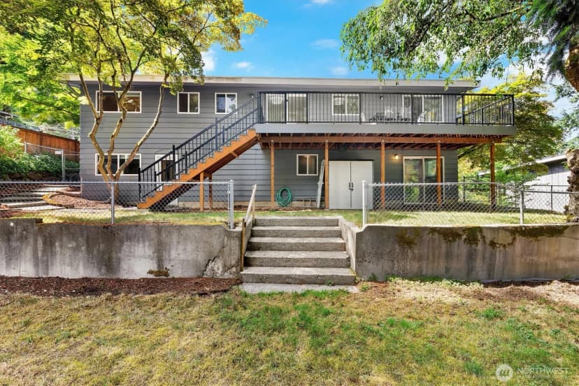 Property photo for 18416 16th Avenue Ne, Shoreline photo 29