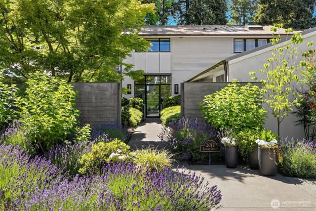 Property photo for 2017 Parkside Drive E, Seattle photo 2