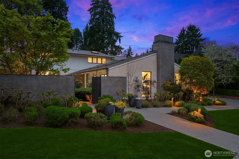Property photo for 2017 Parkside Drive E, Seattle photo 3