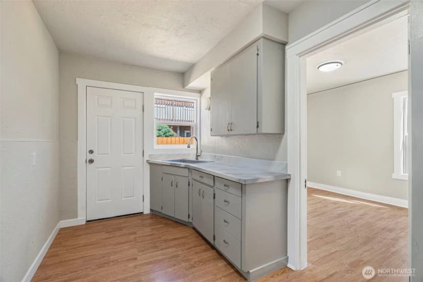 Property photo for 3015 Dover Street, Longview photo 15