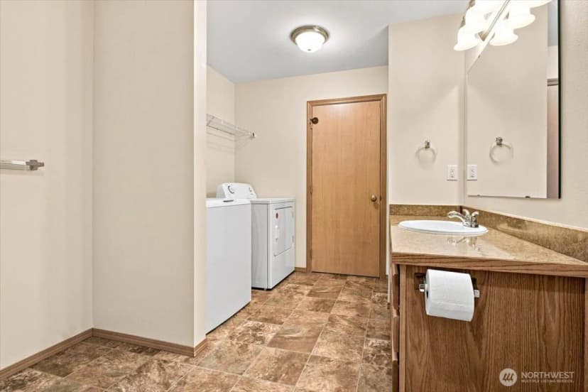 Property photo for 760 Sunset Avenue, Wenatchee photo 15