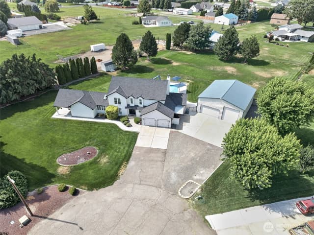 Property photo for 3803 Alderlake Court, West Richland photo 2