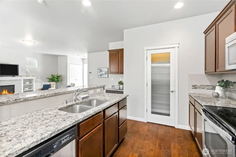 Property photo for 3824 Discovery Avenue Sw, Bremerton photo 9