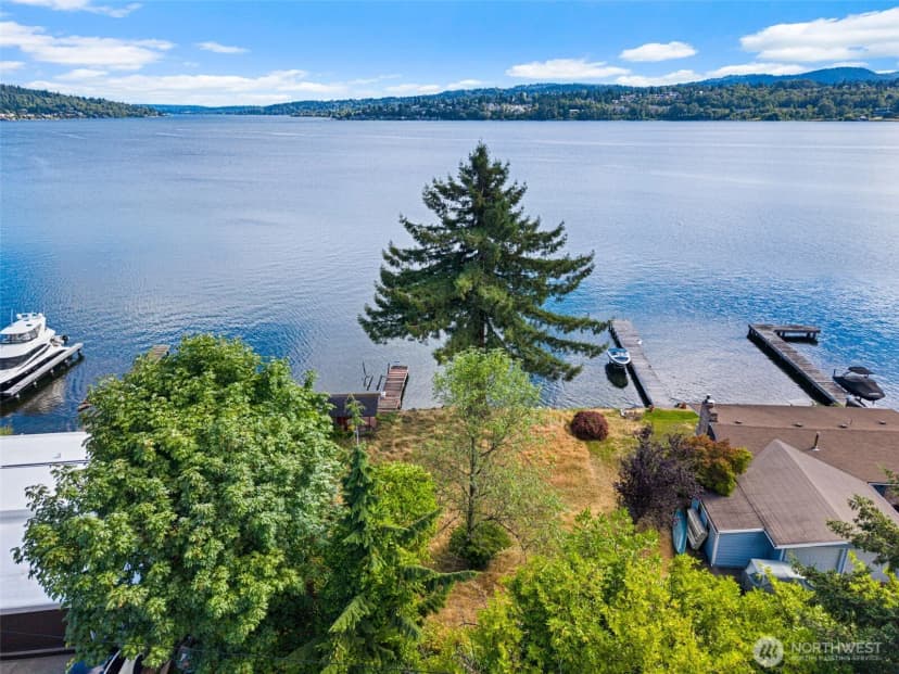 Property photo for 11136 Rainier Avenue S, Seattle photo 6