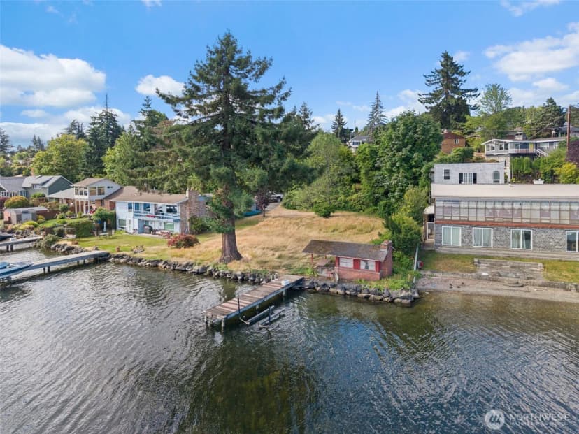 Property photo for 11136 Rainier Avenue S, Seattle photo 11