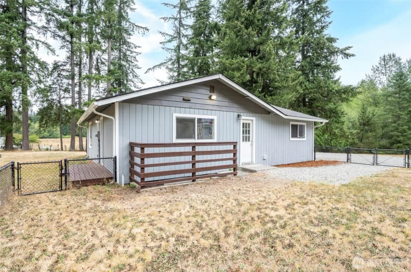 Property photo for 14520 254th Street E, Graham photo 32