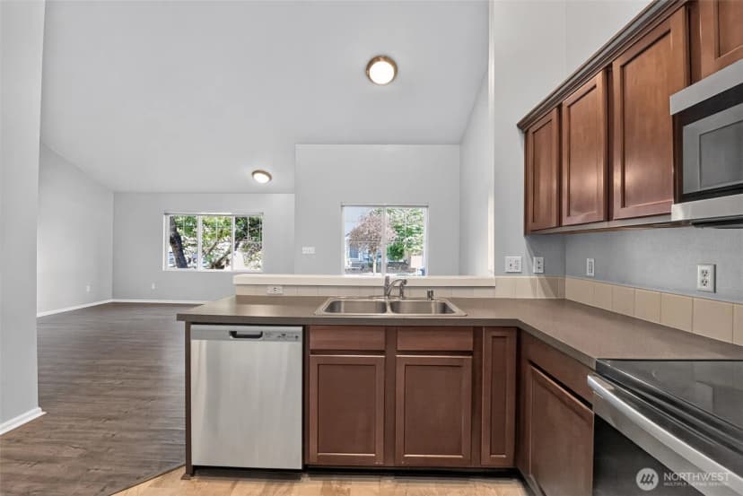 Property photo for 5831 Pennsylvania Street Se, Lacey photo 12