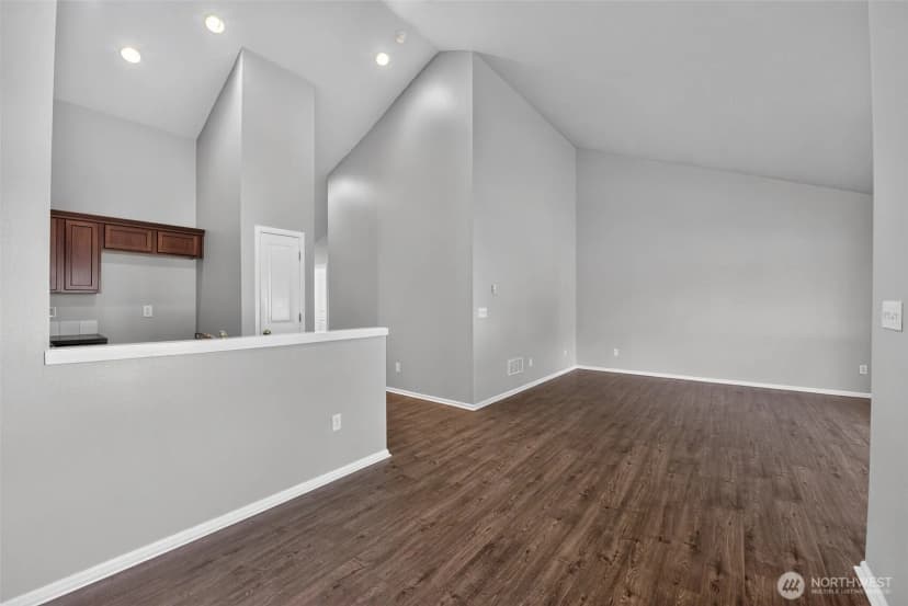 Property photo for 5831 Pennsylvania Street Se, Lacey photo 10