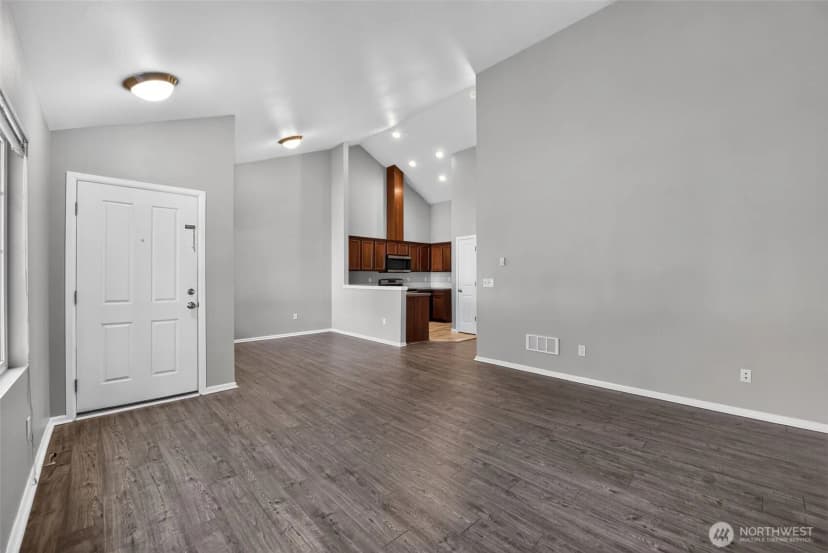 Property photo for 5831 Pennsylvania Street Se, Lacey photo 8