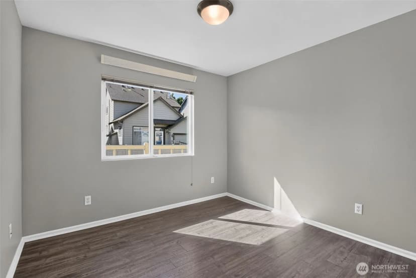 Property photo for 5831 Pennsylvania Street Se, Lacey photo 15