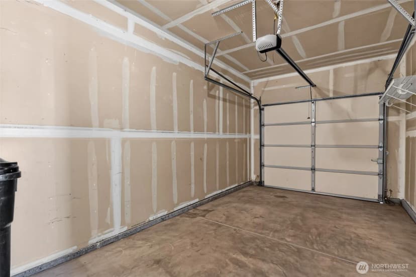 Property photo for 5831 Pennsylvania Street Se, Lacey photo 6