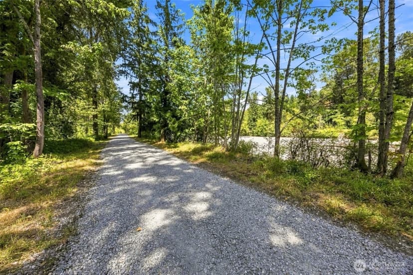 Property photo for 1404 Daffodil Avenue Ne, Orting photo 19