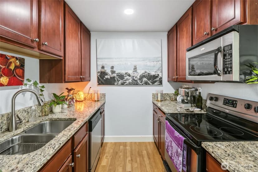 Property photo for 2514 57th Avenue Sw #203, Seattle photo 10