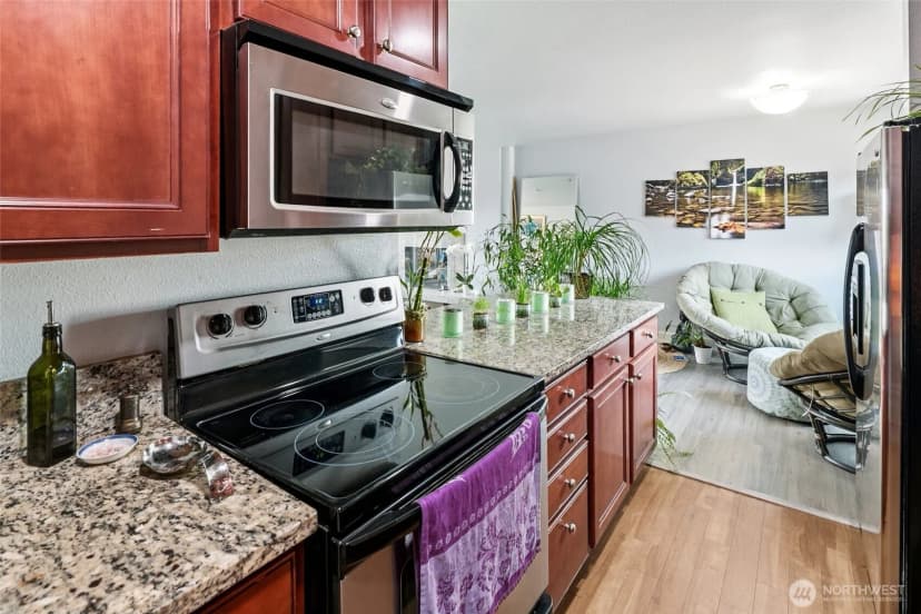 Property photo for 2514 57th Avenue Sw #203, Seattle photo 11