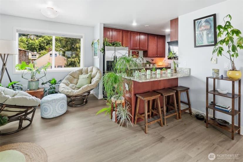 Property photo for 2514 57th Avenue Sw #203, Seattle photo 8