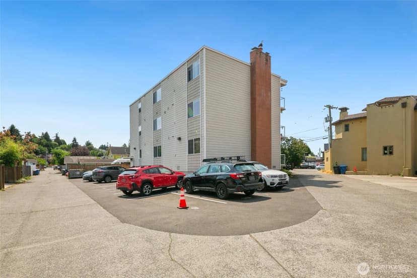 Property photo for 2514 57th Avenue Sw #203, Seattle photo 18