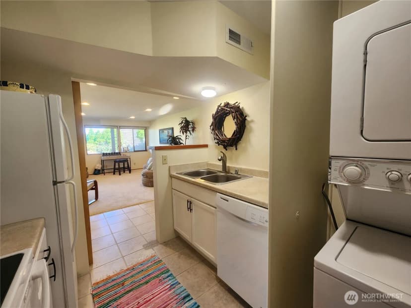 Property photo for 2426 Eastpoint Drive, Langley photo 31