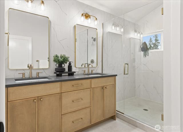 Property photo for 14308 B Roslyn Place N, Seattle photo 5