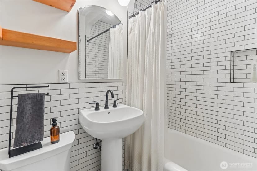 Property photo for 2634 Franklin Avenue E #304, Seattle photo 8