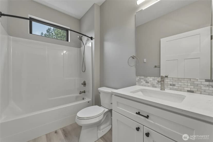 Property photo for 1037 Se Date Avenue #1, College Place photo 8