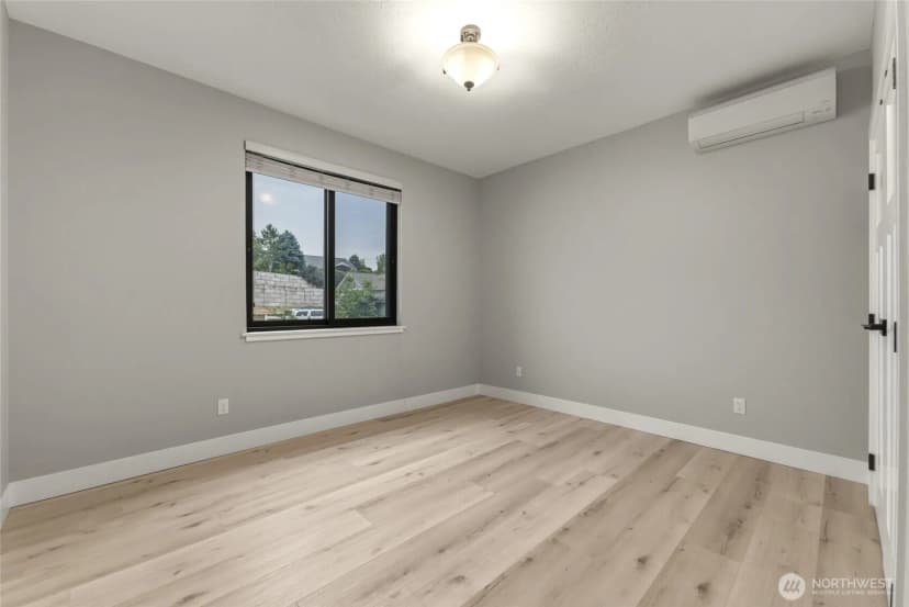 Property photo for 1037 Se Date Avenue #2, College Place photo 6