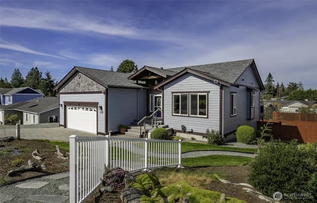 Property photo for 4410 Glasgow Way, Anacortes photo 3
