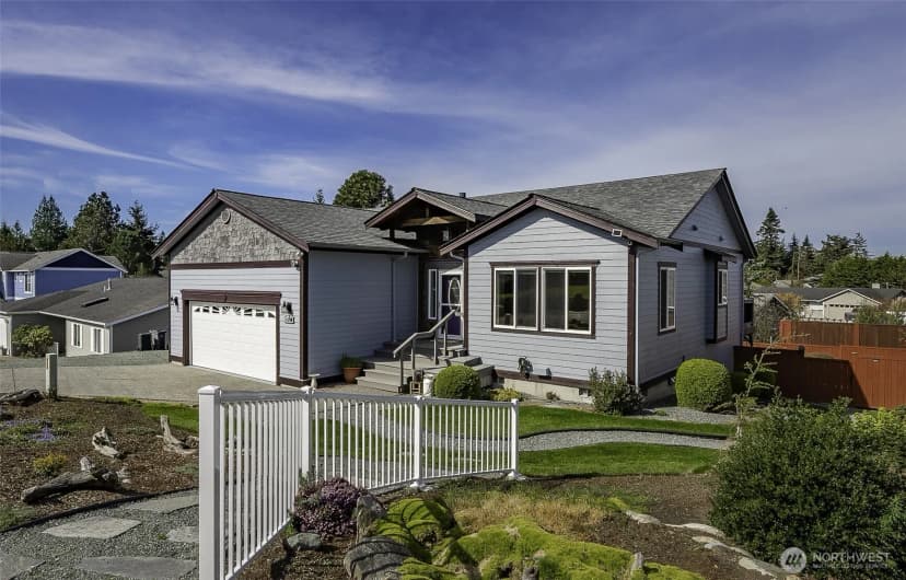 Property photo for 4410 Glasgow Way, Anacortes photo 3