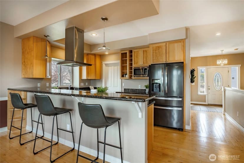Property photo for 4410 Glasgow Way, Anacortes photo 8