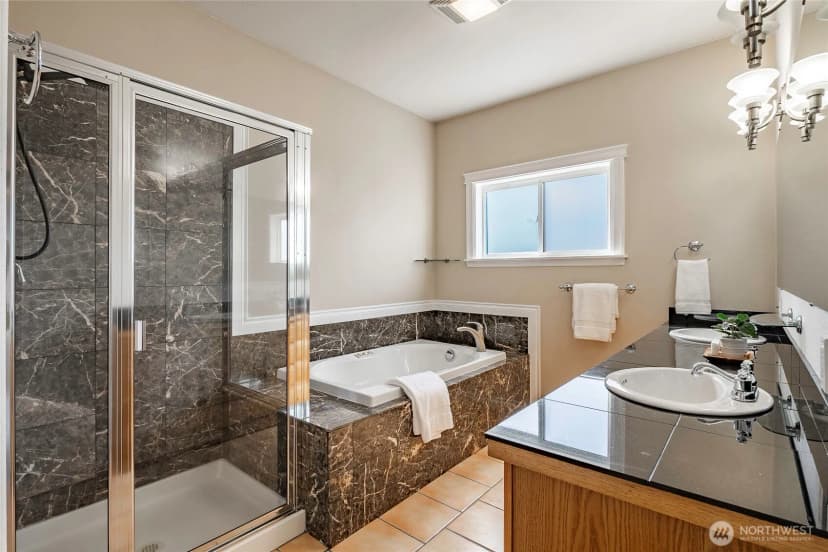 Property photo for 4410 Glasgow Way, Anacortes photo 16