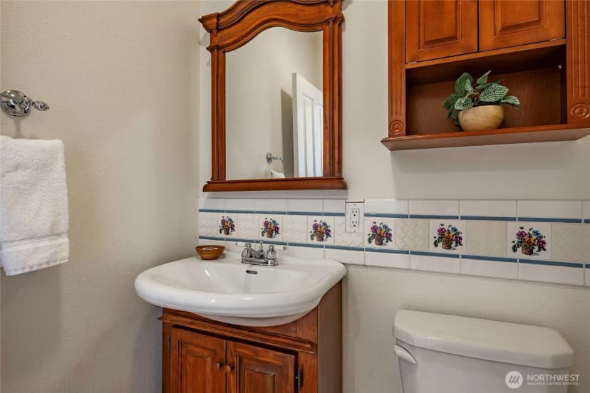 Property photo for 4410 Glasgow Way, Anacortes photo 7