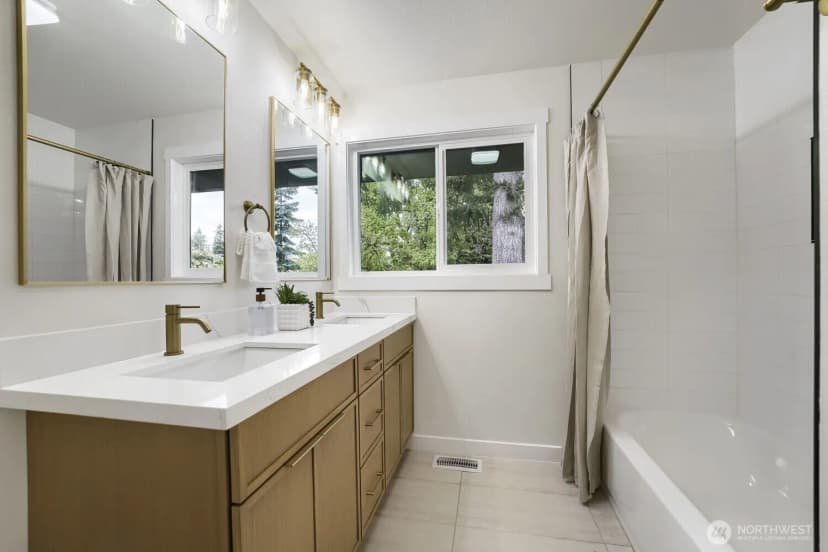 Property photo for 1302 Sw 125th Place, Burien photo 15