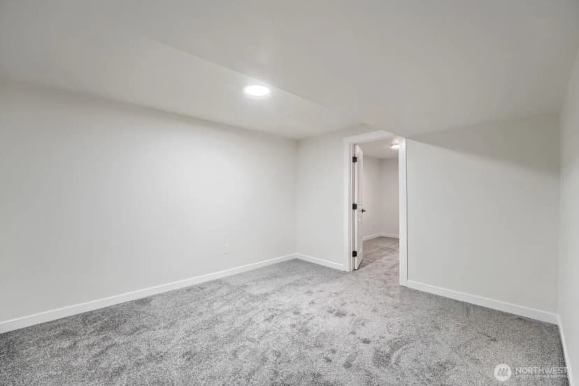 Property photo for 1302 Sw 125th Place, Burien photo 21