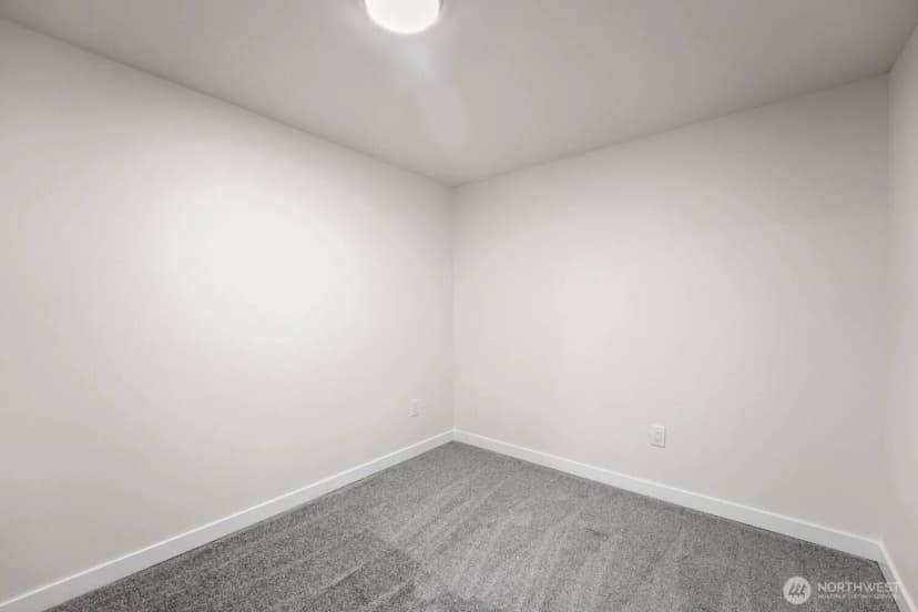 Property photo for 1302 Sw 125th Place, Burien photo 23